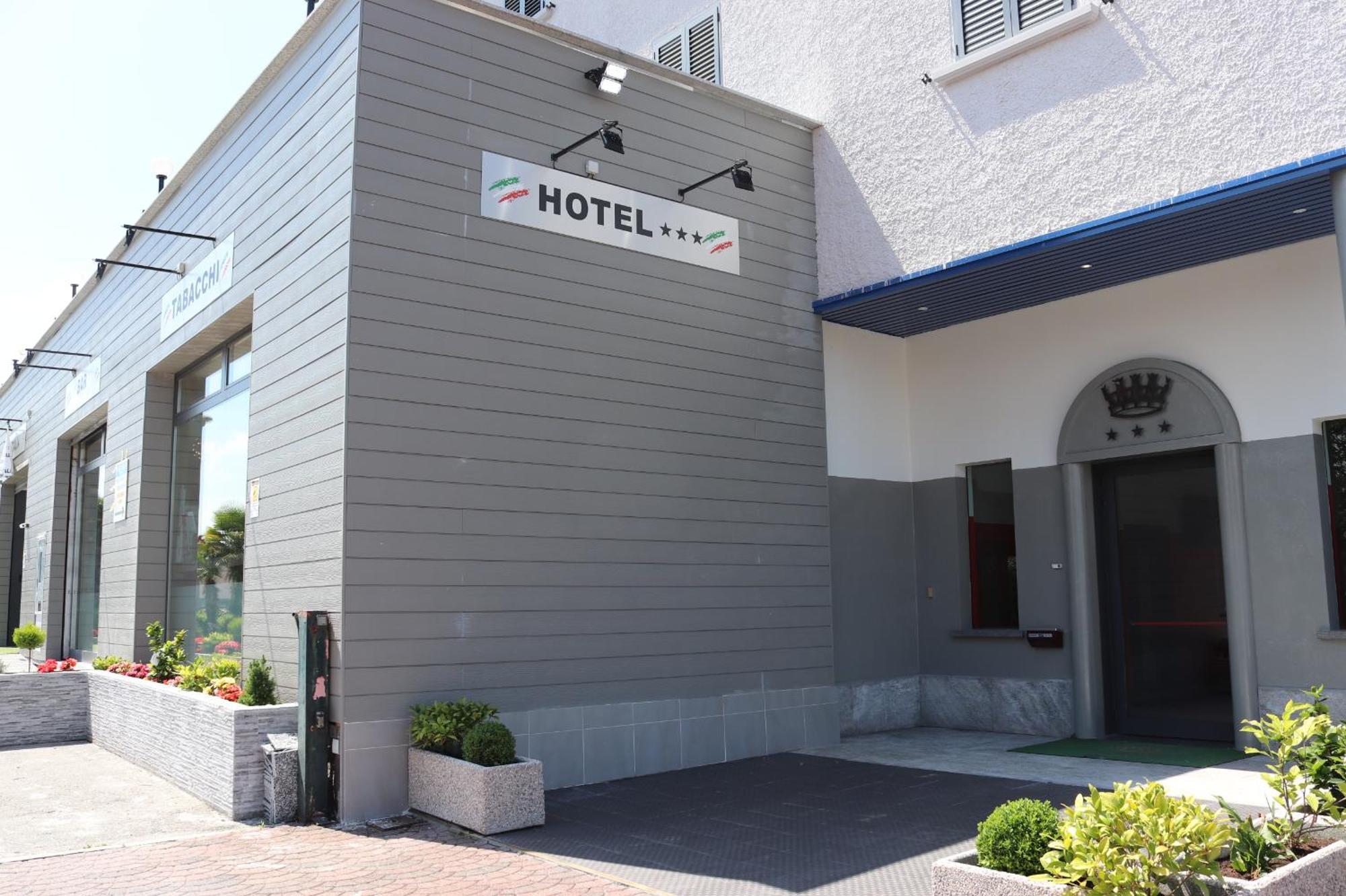 Hotel Italia Dormelletto Bagian luar foto